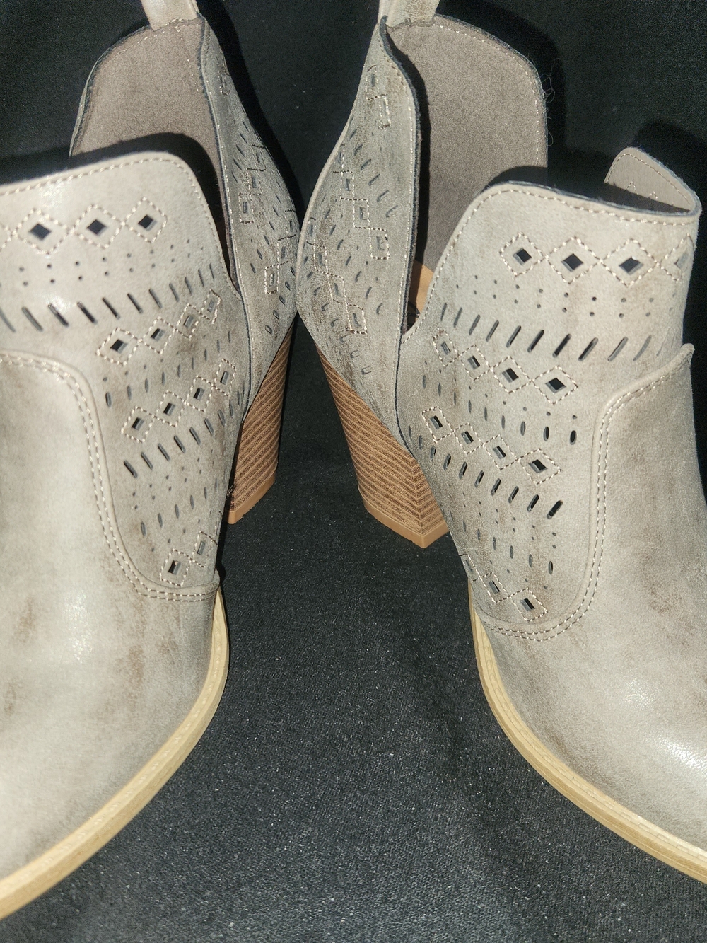 Daisy Fuentes Taupe Cutout Suede Ankle Booties
